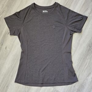 Fjallraven Women's Abisko Vent T- Shirt — Charcoal Gray